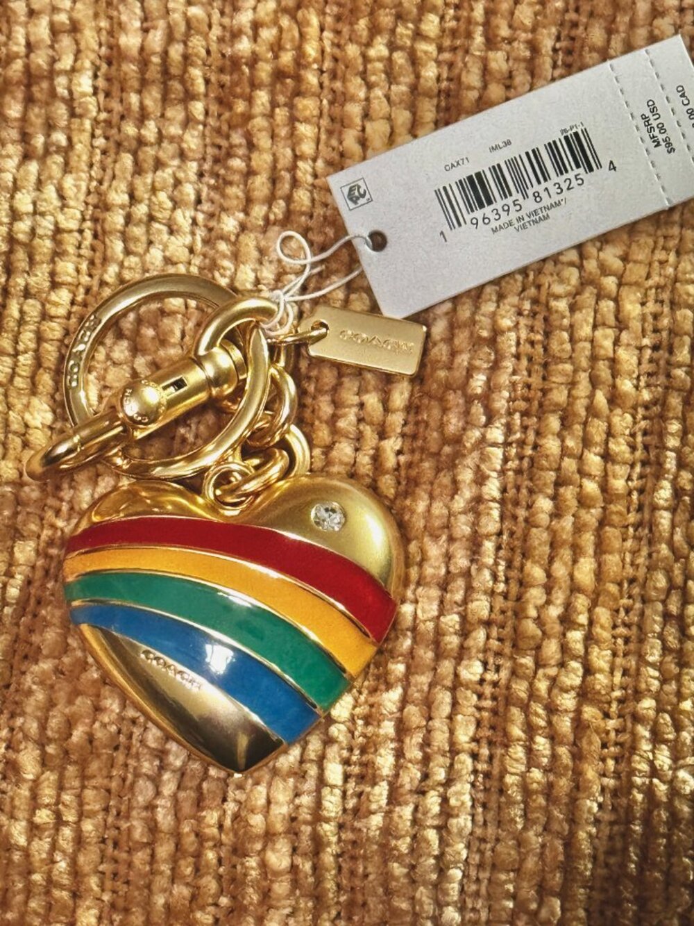 COACH Heart Bag Charm (CAX71) - Picture 6 of 11